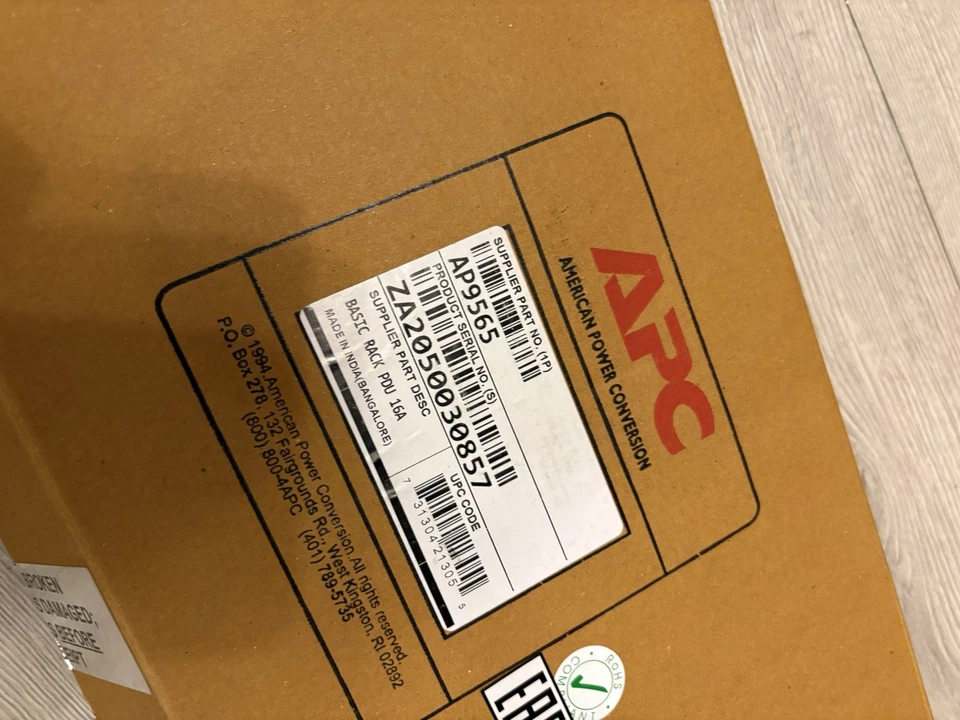 New APC AP9565 IEC C13 12 Gang Power Distribution Unit 1U Horizontal 16A - Image 4 of 4