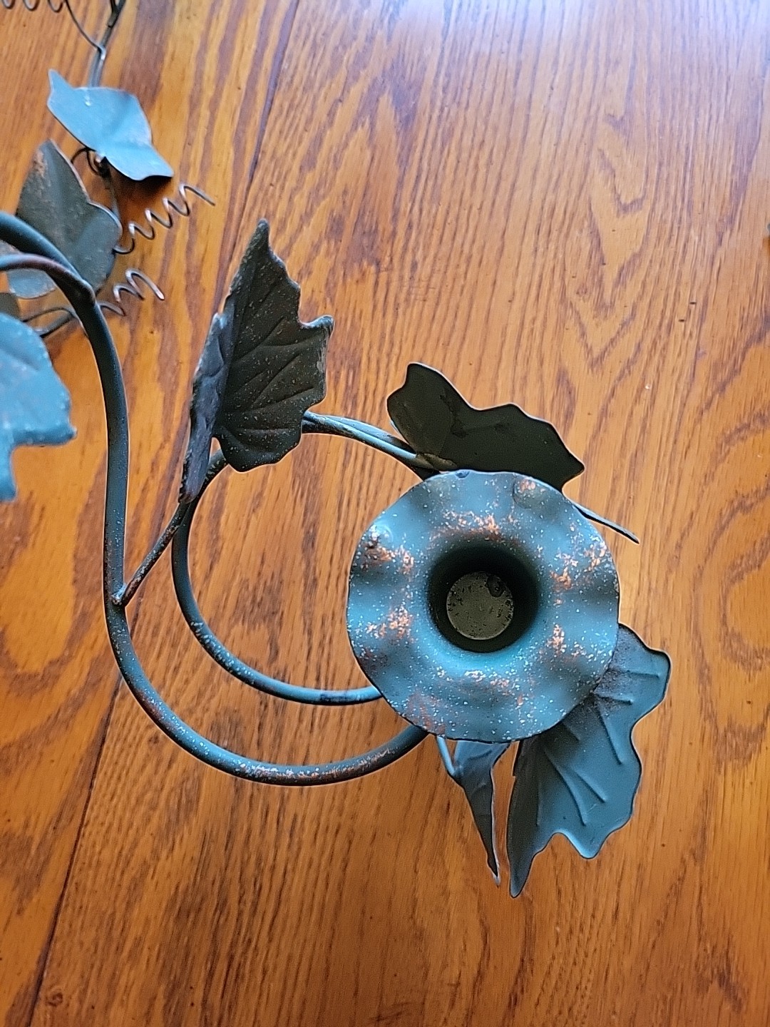 Picture 2 of 24