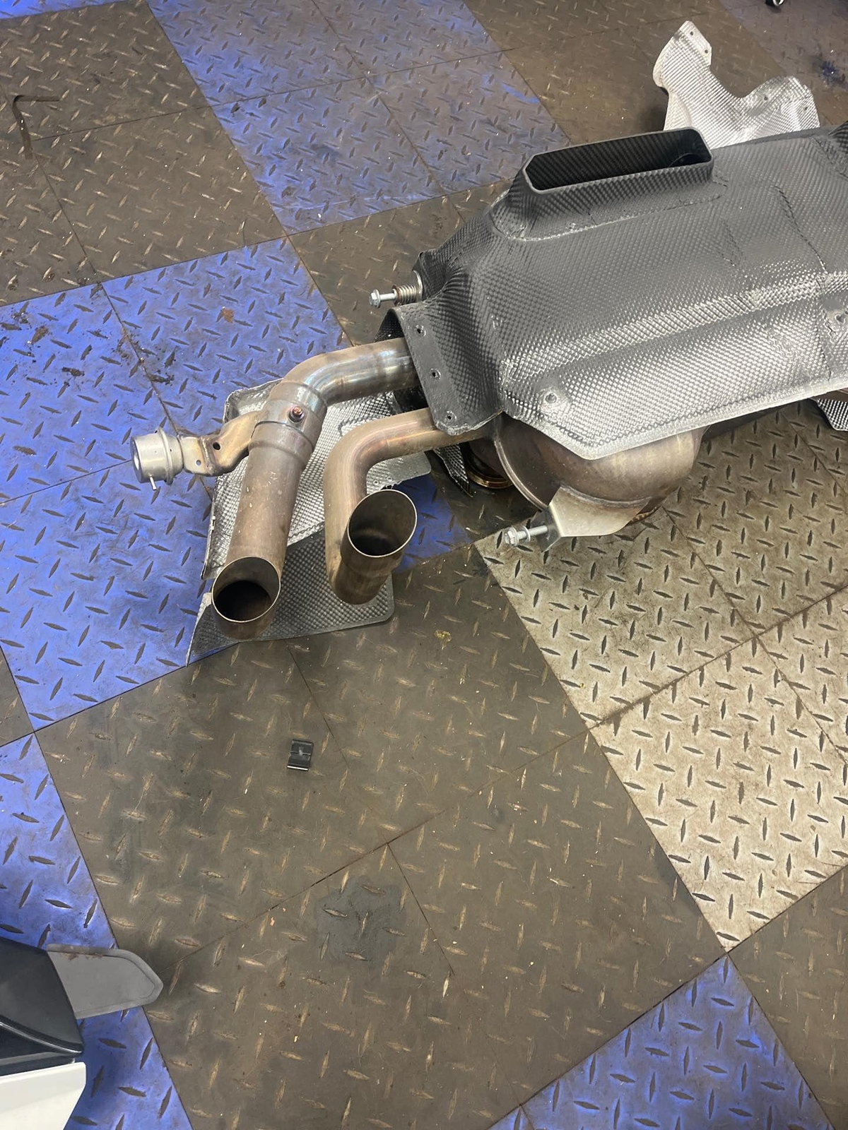 Muffler SILENCER LAMBORGHINI HURACAN 19