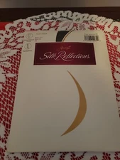 Hanes Silk Reflections Sheer NON-Control/Sandalfoot Pantyhose Women’s Sz C/D JET