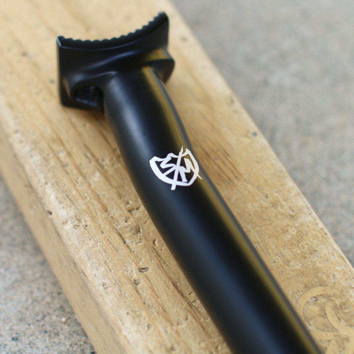 BMX シットポストS&M LONG JOHNSON STEALTH dig-it bmx megastore / S&M LONG JOHNSON STEALTH PIVOTAL 320