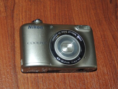 Great Condition - Nikon COOLPIX L31 16.1MP Camera - SILVER