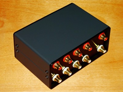 Audio Passive Stereo 4-IN-1-OUT RCA Audio Splitter / Switcher Selector DIY