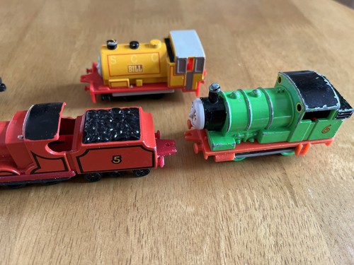 Motori ERTL Thomas & Friends x 5 Percy Sir Handel Bill James Annie pressofusi - Foto 7 di 9