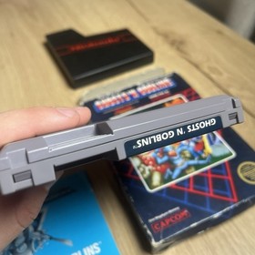 Ghosts 'n Goblins Hangtab 5 Screw Nintendo NES Complete in Box CIB