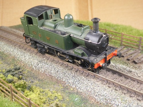 Airfix Spur 00 GWR Class 1400 Dampflok 0-4-2T Nr 1466 in GWR grün - NR | Zustand: Used
