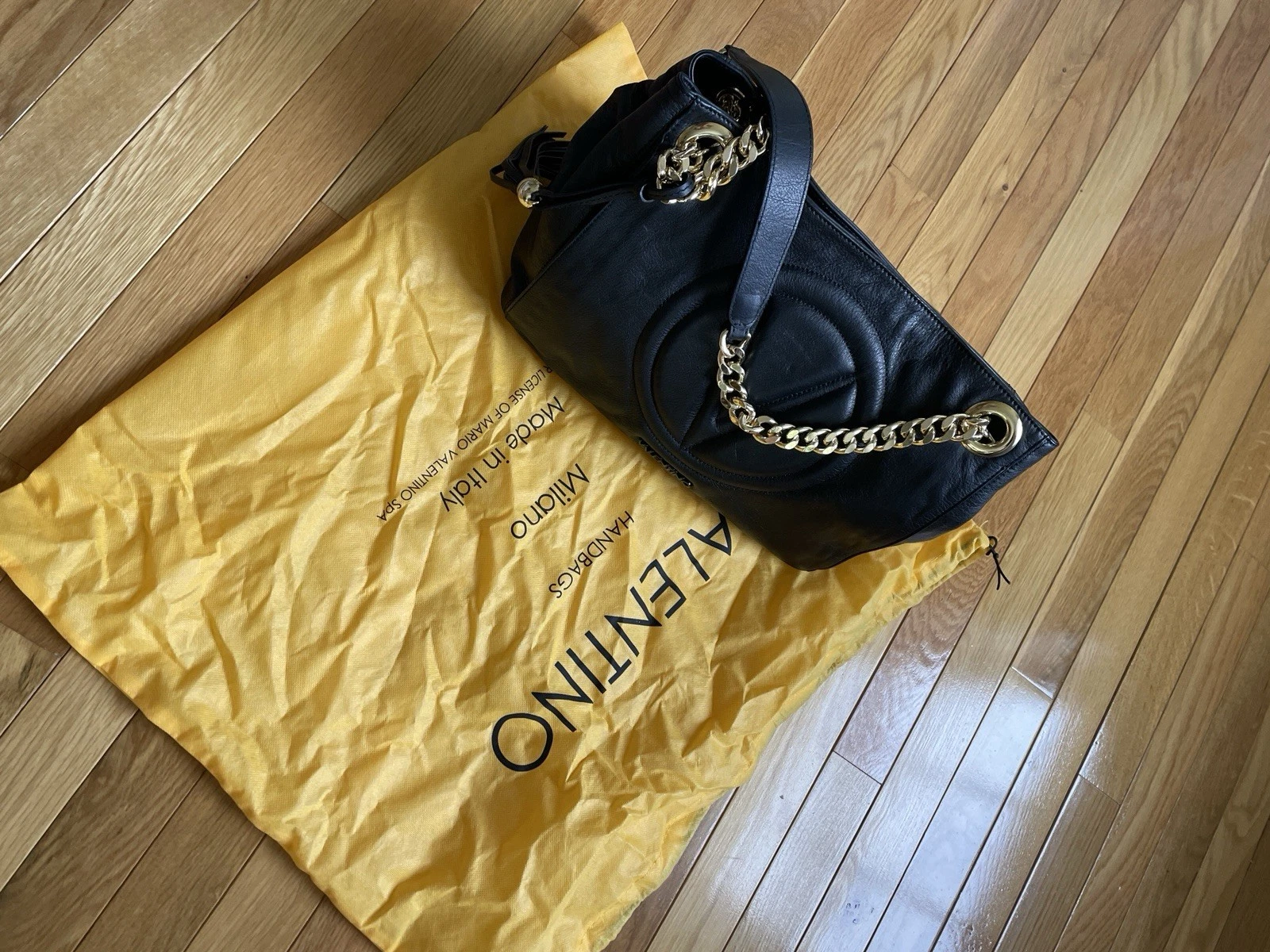 Borsa a tracolla firmata Valentino by Mario Valentino Luisa in pelle nera