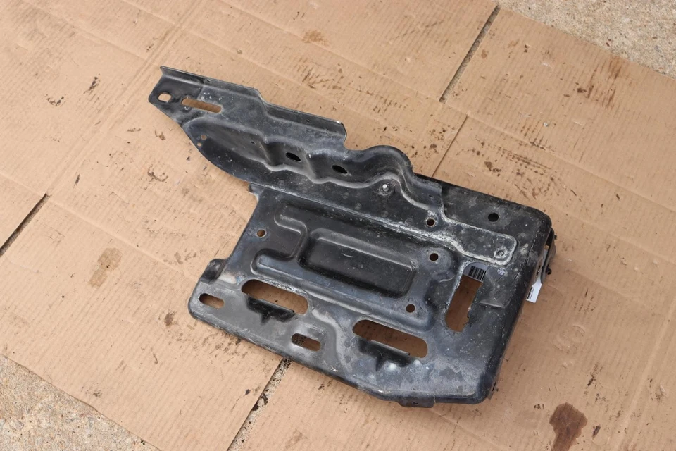 Bandeja de batería suburbana Chevy/GMC 2015-2020 SOPORTE PRINCIPAL SOPORTE OEM Foto 2 de 4