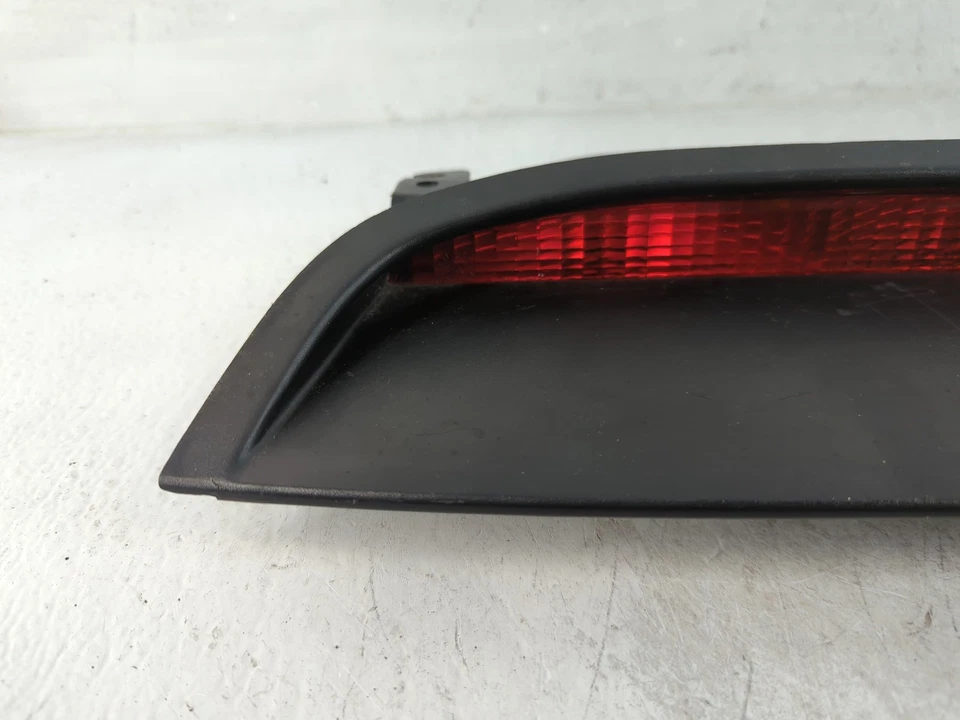 2000 Chrysler Concorde Third Brake Light Tail Light BD660 - Image 2 of 4