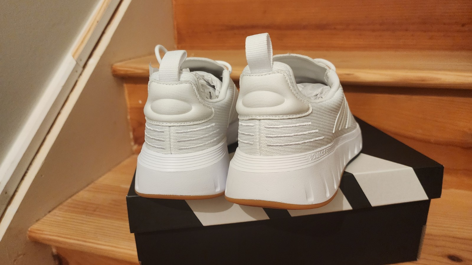 *** NWT Adidas Swift Run 23 Big Kid/Men Size 5.5 **** thumbnail 4