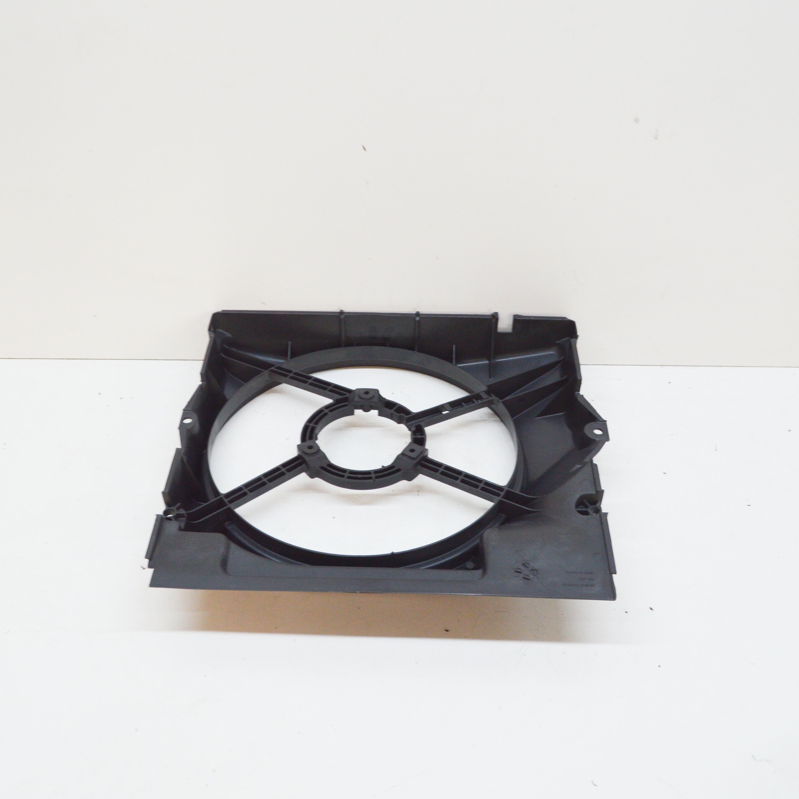 BMW Z3 Coupe E36 A/C Condenser Fan Shroud 64548362430 8362430 NEW