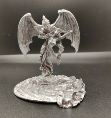 Sanderson Miniatures  54 mm Lizard man w/ captive  ''The Abduction''  New