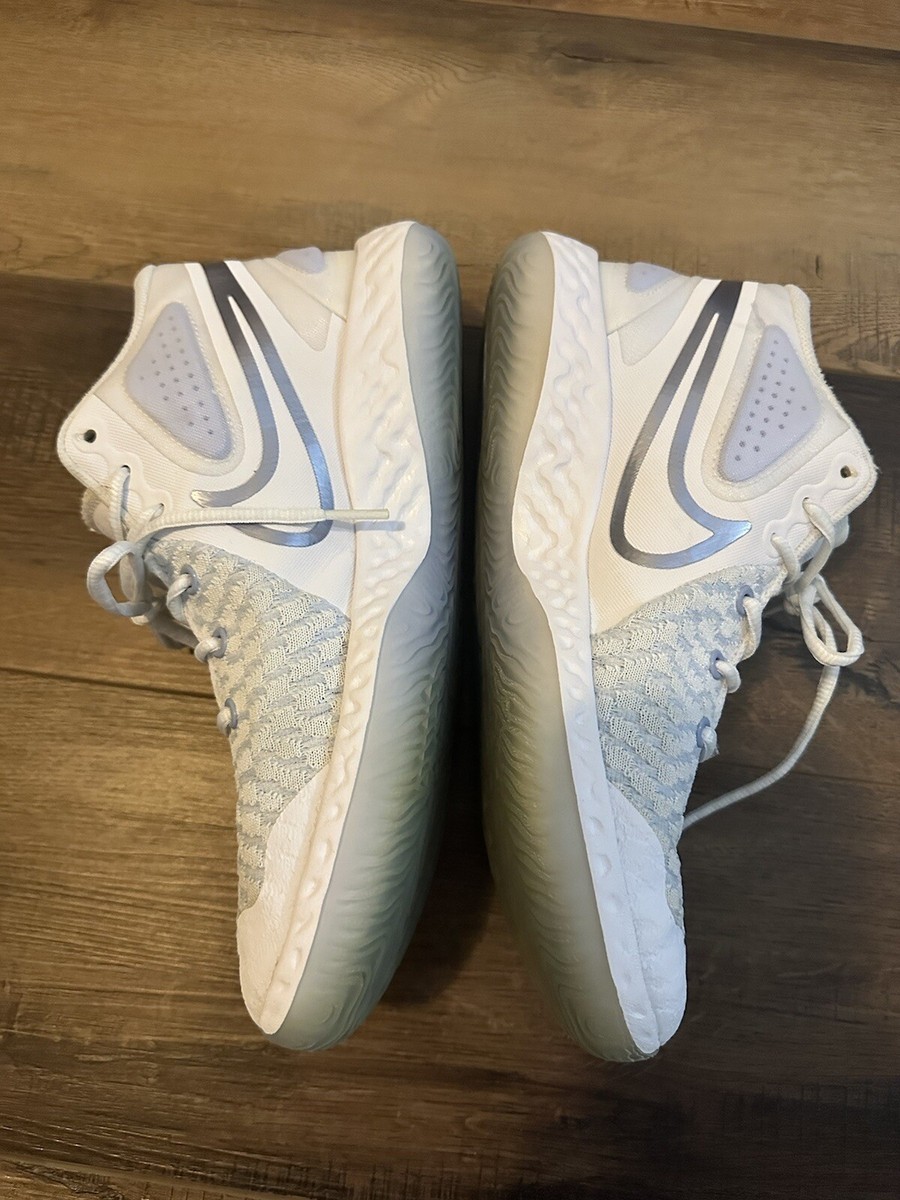 【りょーちんさん専用 KD TREY 5 ライトブルー ホワイト レッド28cm Nike KD Trey 5 VIII Mens Basketball White Blue Royal Tint