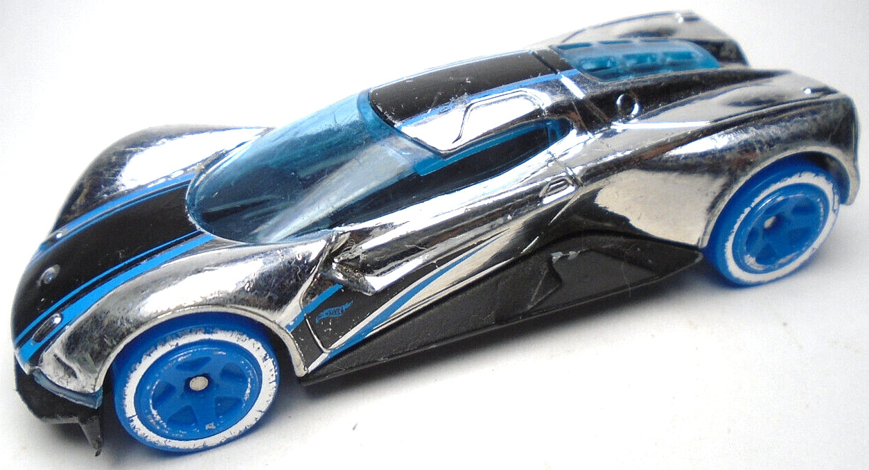 2017 HOT WHEELS CRESCENDO SILVER / CHROME 3" DIECAST CAR WITH BLUE & BLACK