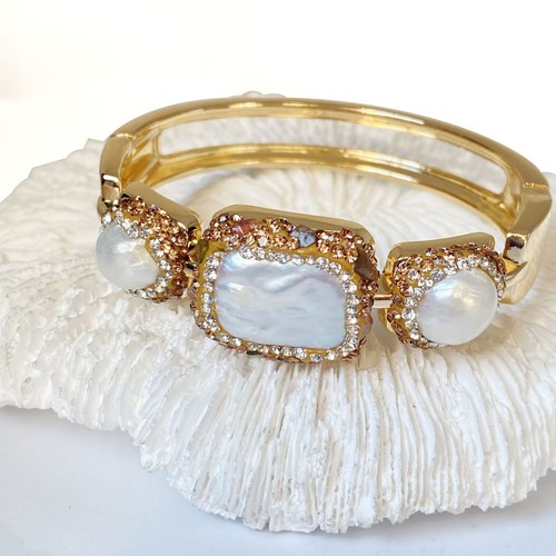 Hermoso! Brazalete Natural Mar del Sur Blanco Keshi Perla Barroca Incrustación Oro 6.2" - Imagen 9 de 10