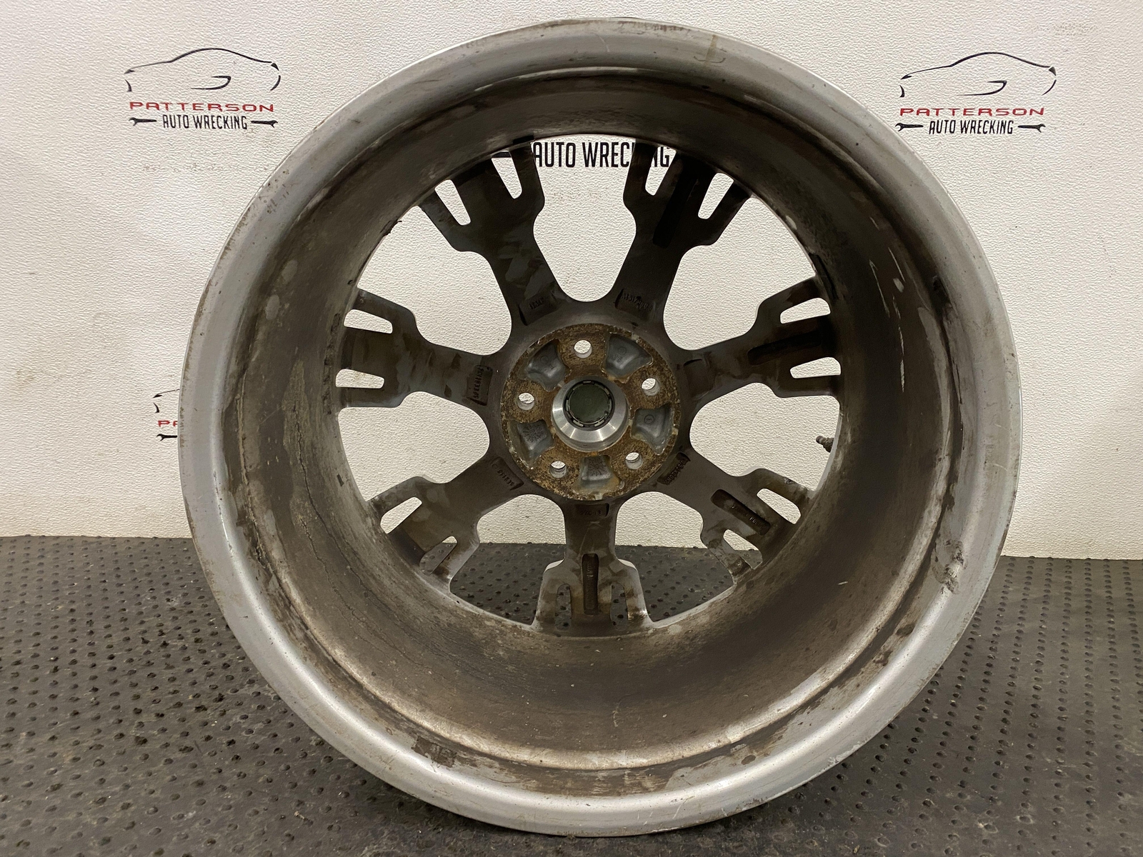 11 MASERATI GRANTURISMO REAR SILVER ALUMINUM 7 SPOKE RIM WHEEL 20X10.5