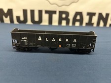 Atlas HO Trainman Alaska 14754 AAR 70 Ton 9-Panel 3-Bay Hopper Car w/Arched End