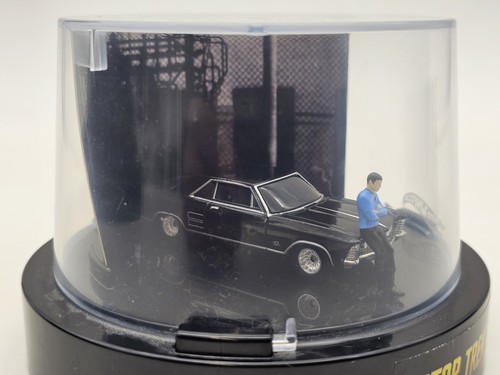 2016 SDCC Exclusive Mattel Hot Wheels Star Trek Spock with '64 Buick Riviera - Picture 4 of 6
