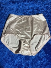 Vanity Fair Shiny Nylon Brief Panties Size Medium Panty