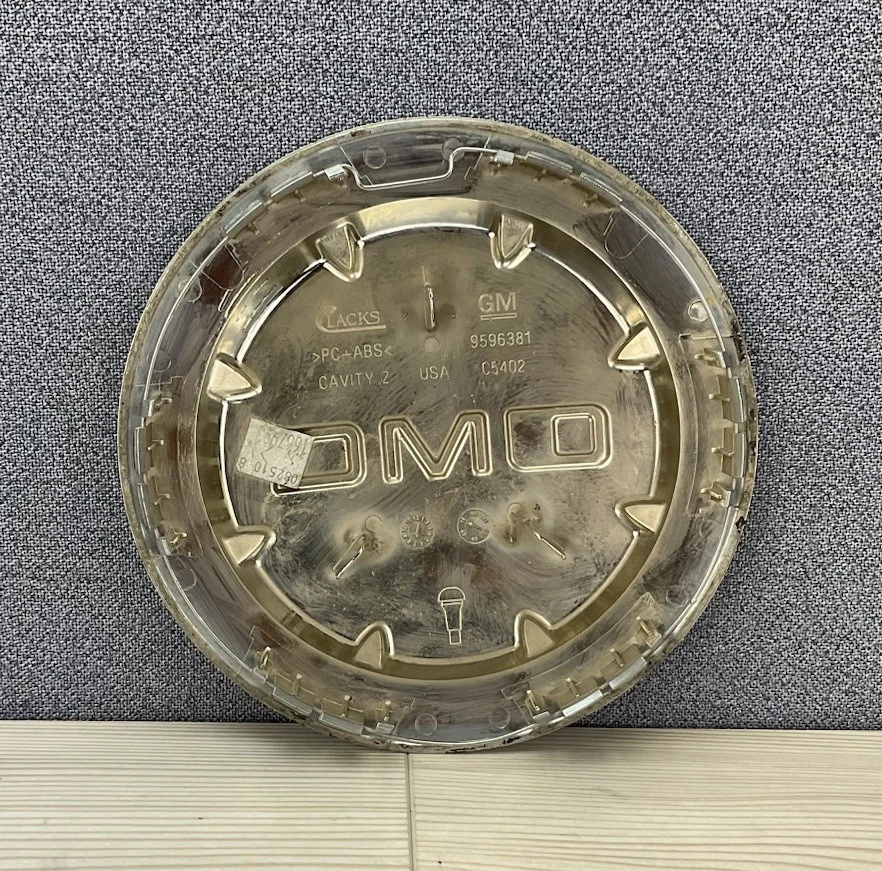 ⭐️ Tapacubos central de rueda cromados GMC Sierra 1500 Denali Yukon XL 2007-2013. OEM. Foto 3 de 3