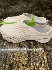 NEW Mens Crocs Echo Wave Clogs, size 12 shoes