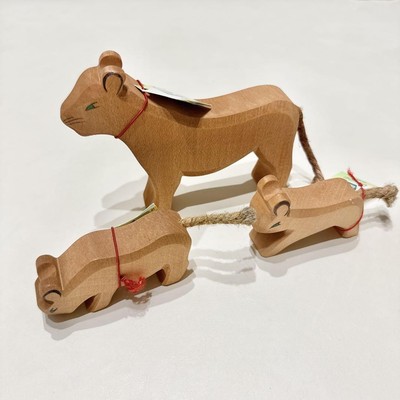 Ostheimer Lion Mother and Child
