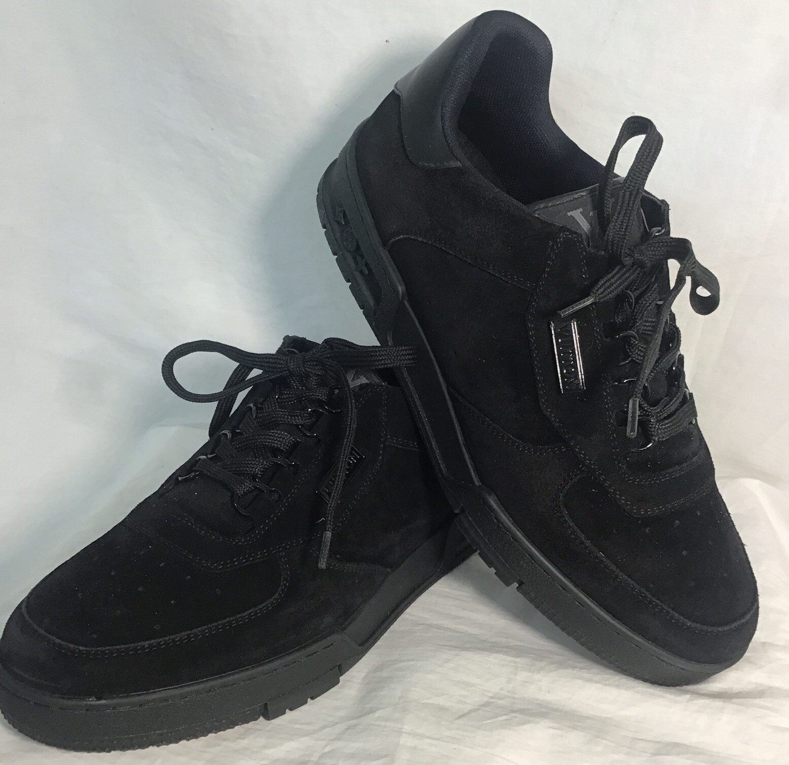 Louis Vuitton Sneaker Heavy Black Suede 