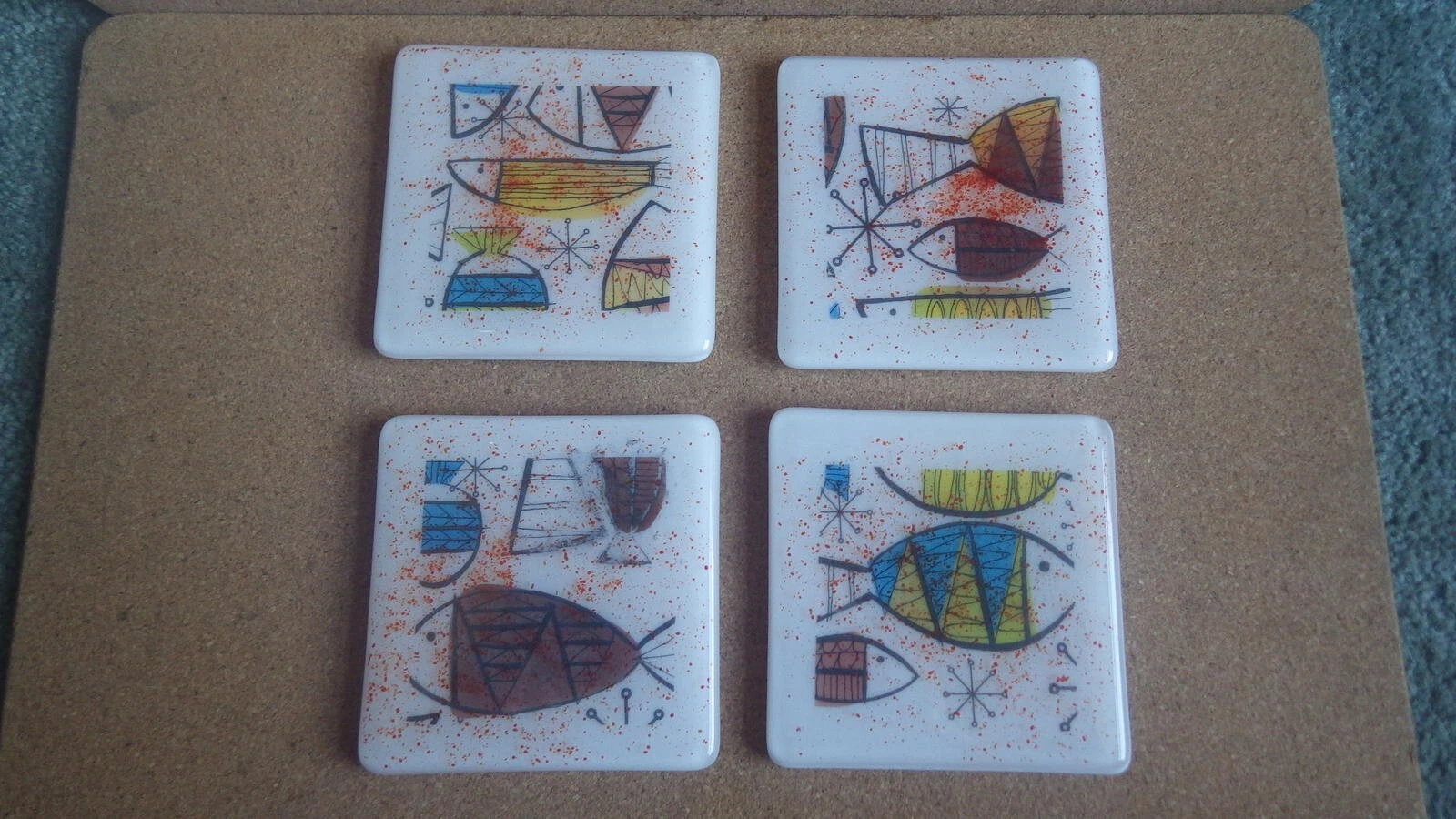 ATOMIC MID CENTURY MODERN FISH STARBURST FUSED GLASS COASTER SET OF 4 SIGNED