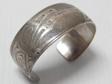 VINTAGE MUSEUM GRADE HAIDA NW COAST ALASKA INDIAN STERLING SILVER CUFF BRACELET