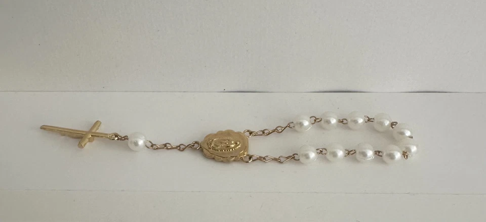 Mini Rosario, Cuentas Rosario Década, Perla Dorada y Blanca, Hermoso Relleno Medias Foto 3 de 3