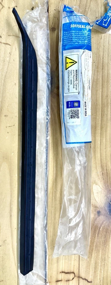 SoffSeal 3022M Quarter Window Vertical Weatherstrip Insert, 1967-69 SINGLE PIECE - image 3 of 3