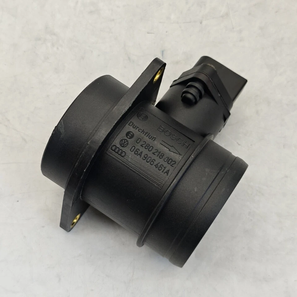 Bosch Mass Air Flow Sensor Meter MAF 06A906461A For Volkswagen Beetle Golf Jetta - Image 3 of 4