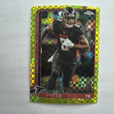 2025 Topps Chrome Kyle Pitts Lime Green X-Fractor #14 Atlanta Falcons
