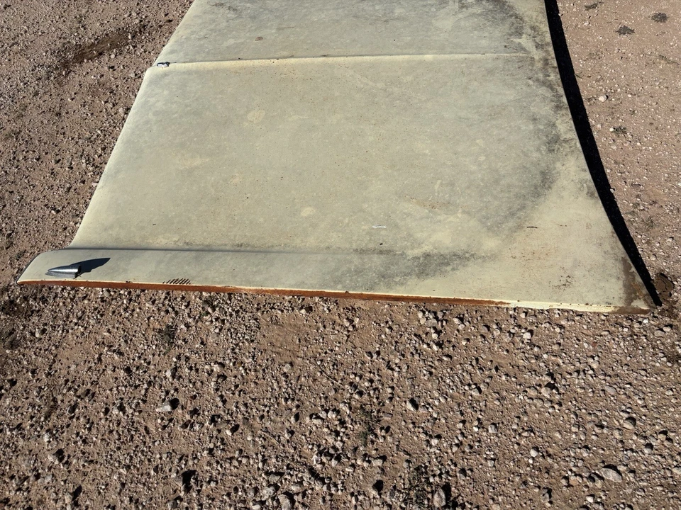 1965-66 Plymouth Fury used hood — 第 3/4 张图片