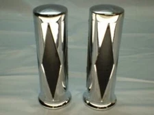 V-Factor 42029 Chrome & Rubber Hand Grips Diamond Style for Harley 1"