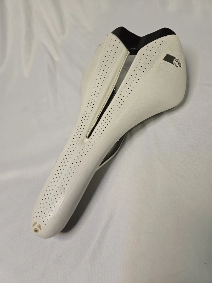 Sillín Bontrager RL Paradigm 148 Hollow Ti blanco excelente usado Foto 2 de 4