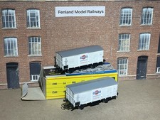 2 Piko 1/87 HO Scale Model Railway Martini 4 Wheel Van Italian Railways
