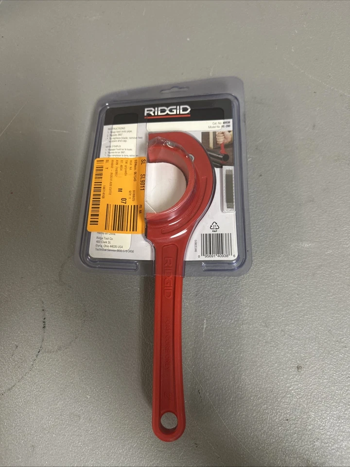 Ridgid 2" Pipe Capacity, Tube Cutter Cuts Plastic, Rubber, PVC, CPVC 40938 New - Image 2 of 2