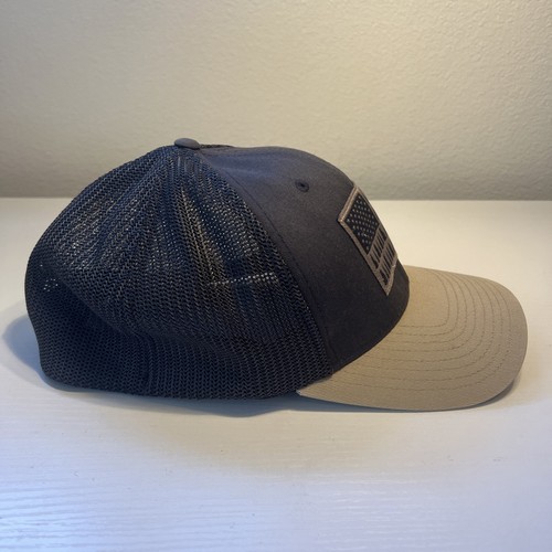 Cappello camionista Columbia rete Flexfit L/XL albero bandiera berretto a sfera usato in ottime condizioni grigio beige - Foto 3 di 8