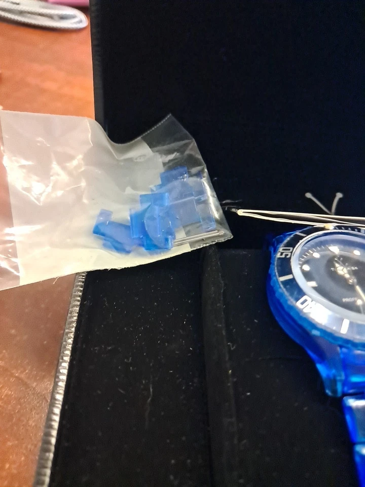 Relógio de brinquedo novo na caixa - Imagem 2 de 4