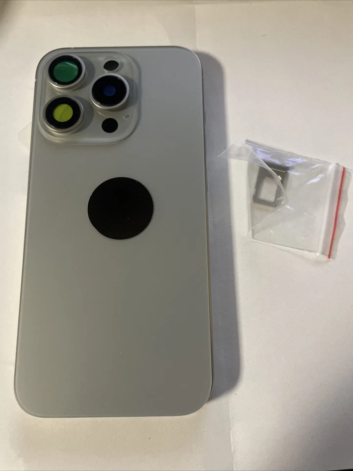 Scocca Chassis Posteriore Per Apple iPhone 15 pro Compatibile Argento Vetro - Immagine 2 di 3