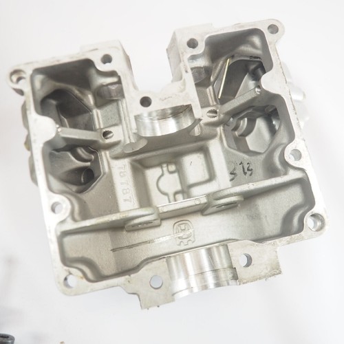 Husqvarna SM610R 2000 Cylinder Head Camshaft Cover Valves Used - Picture 5 of 7