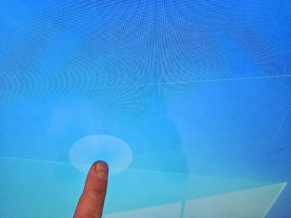 ELO 5551L ET5551L 55" 4K UHD Interactive Digital Signage Touch Screen - Image 2 of 4