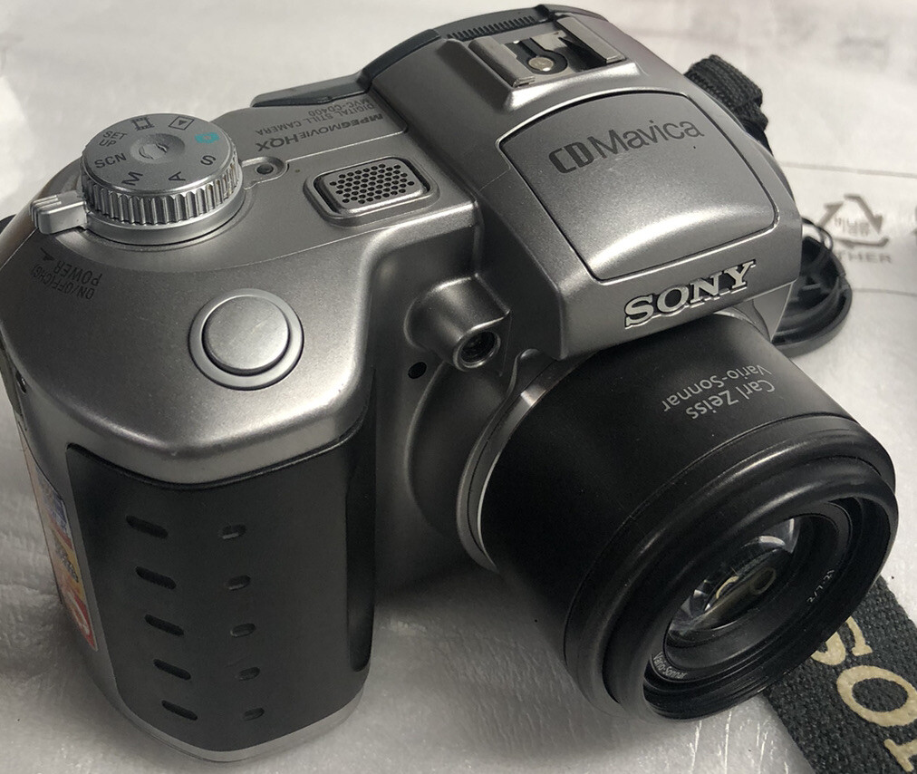 Sony MVC-CD400 Mavica Digital Camera,3x Optical Zoom Excellent