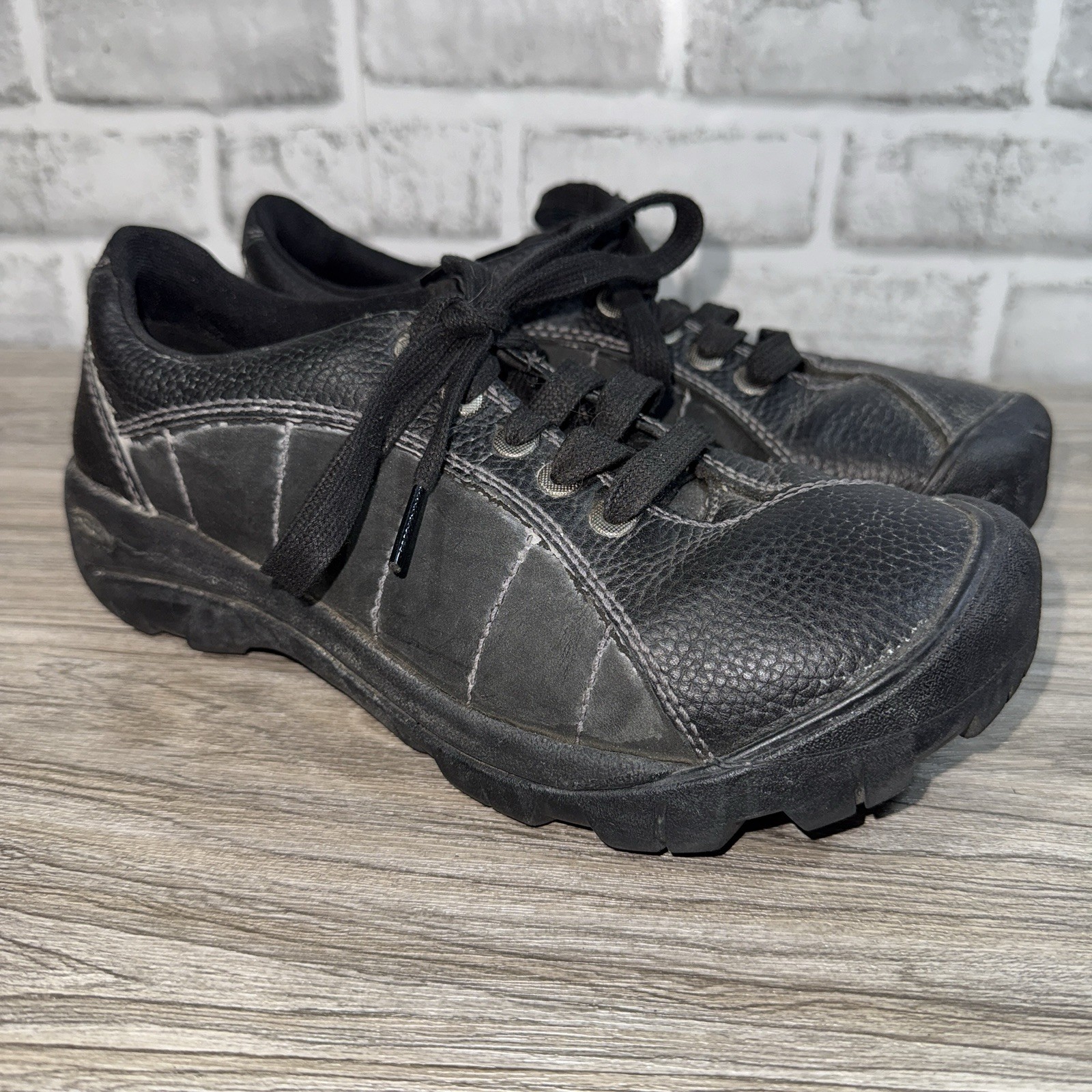 Scarpe da passeggio Keen da donna nere in pelle con lacci taglia 8 5 US 39 EU