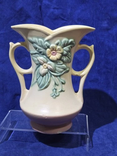 Vintage Hull Pottery Vase ~ USA 7 1/2" ~ Wildflower W-6 ~ 1946