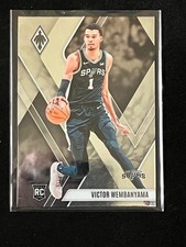 2023 Panini Phoenix Victor Wembanyama Gold Vinyl #256 card