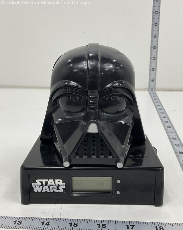 Micro Games Of America Black Star Wars Darth Vader Digital Alarm Clock 1994