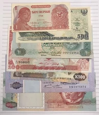 Set of paper money of the world