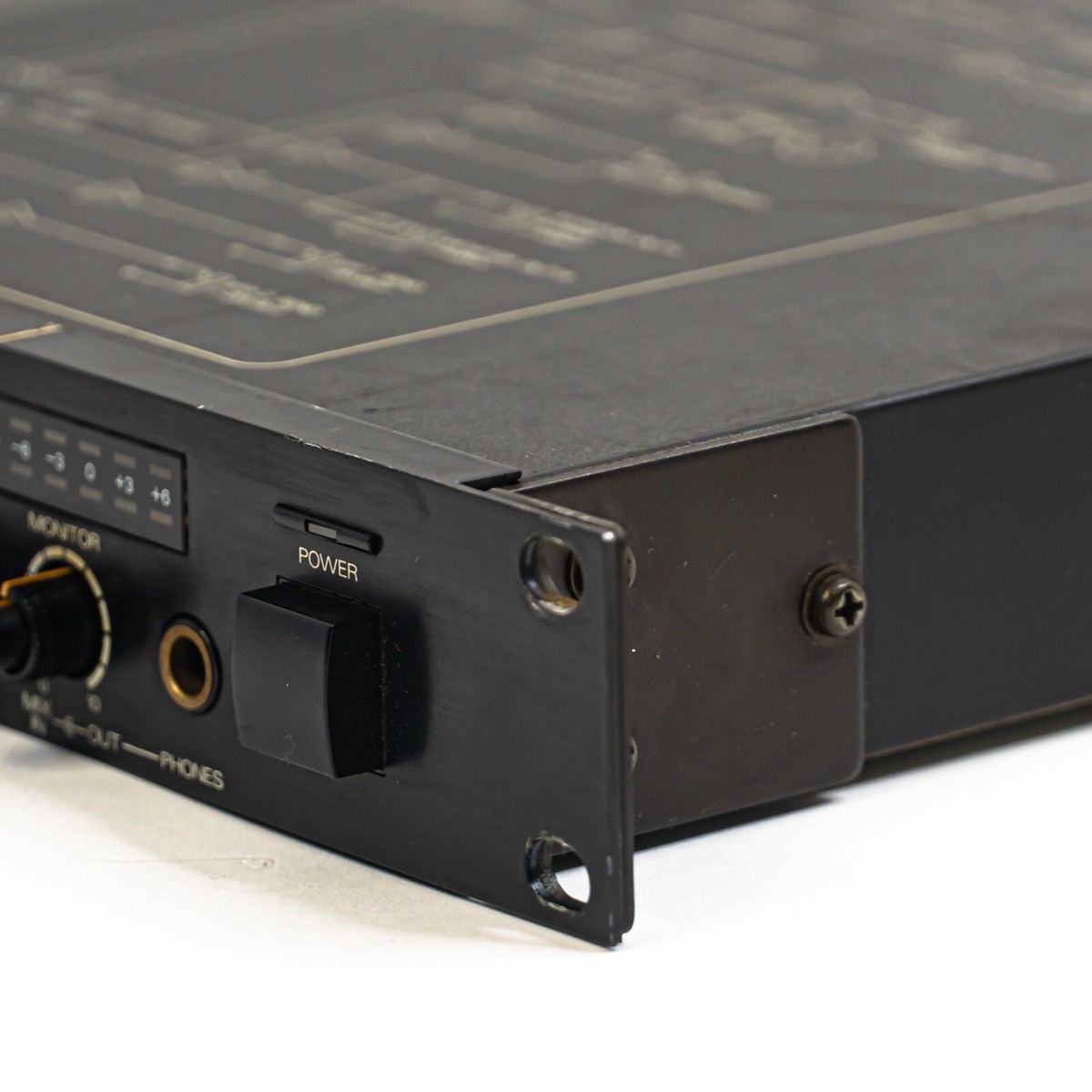 Roland M-120 12-Channel Rackmount Line Mixer – Compact